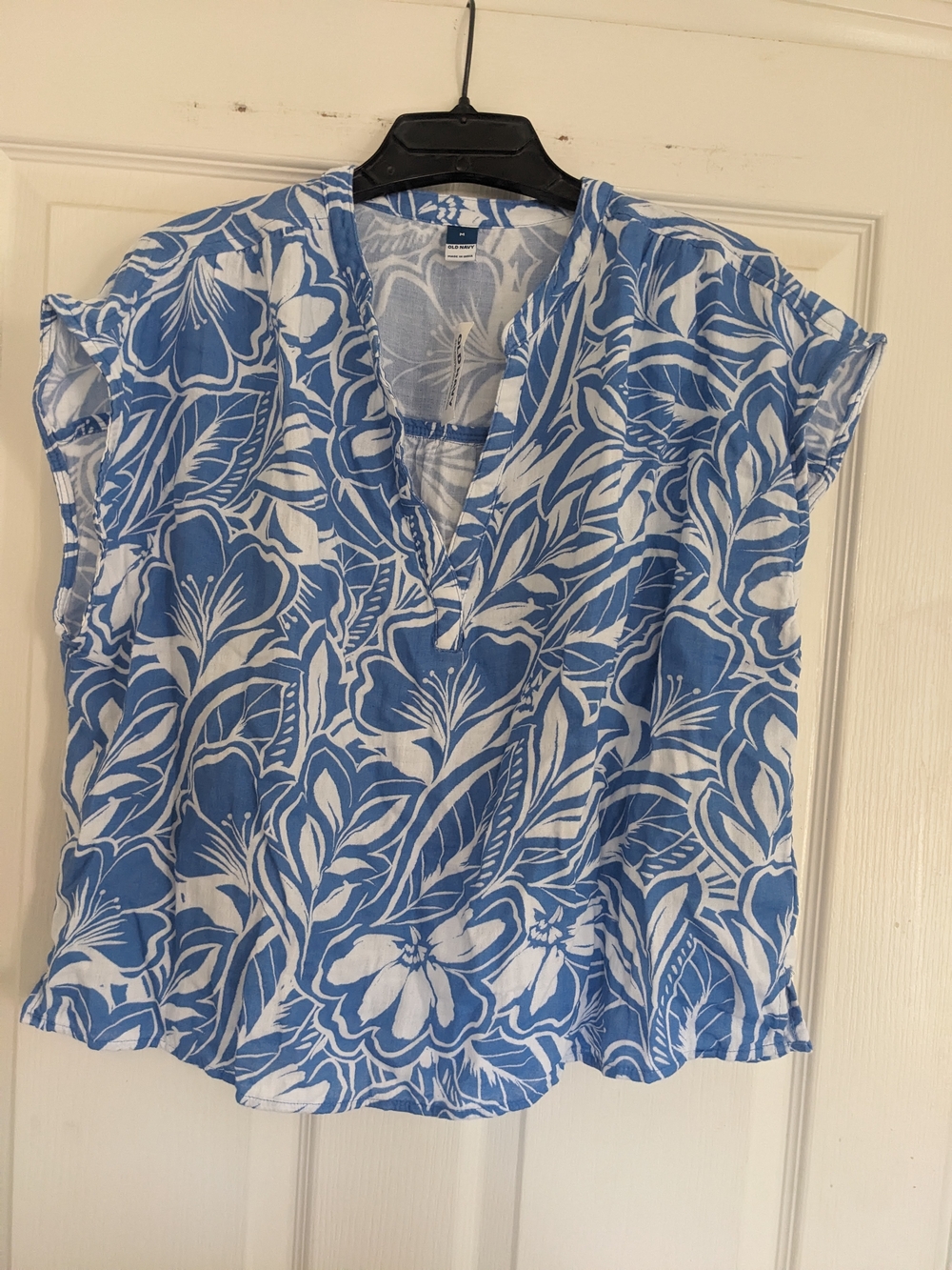 Old Navy Blue and White Floral Gauze V-Neck Blouse